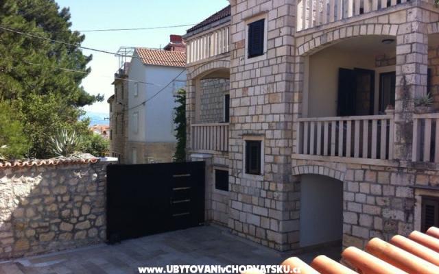 Vila Magdalena - apartmaji otok Brač Hrvaška