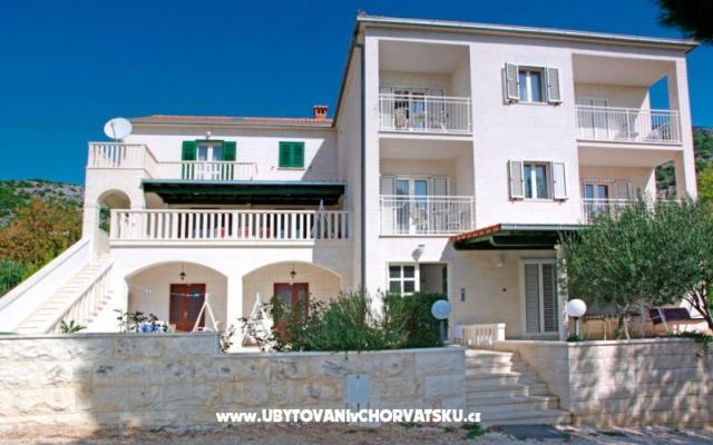 Villa Adria - apartmaji otok Brač Hrvaška