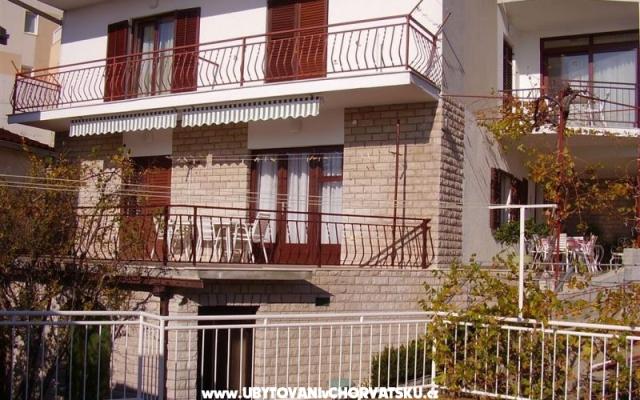 Apartmaji &amp; Sobe Nena - apartmaji Brela Hrvaška