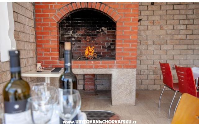 Apartmaji Antonio - apartmaji Dugi Rat Hrvaška