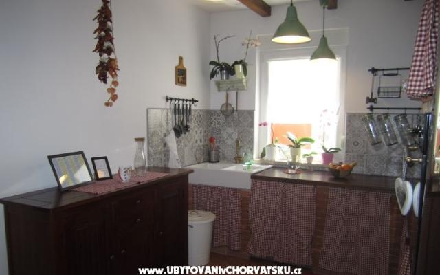Apartma Flora - apartmaji Fažana Hrvaška