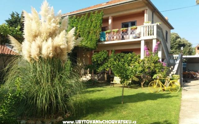 Karlo - apartmaji Sv. Filip i Jakov Hrvaška