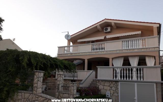 Apartma Suzy - apartmaji Sv. Filip i Jakov Hrvaška