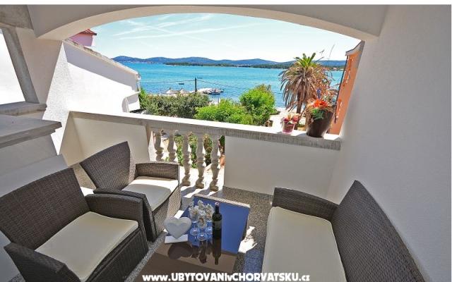 Apartmaji Božo i Slavica - apartmaji Sv. Filip i Jakov Hrvaška