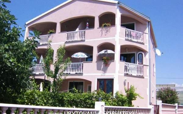 Apartmaji ROTA - apartmaji Sv. Filip i Jakov Hrvaška