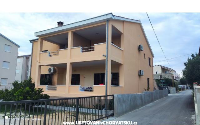 Apartmaji Julia - apartmaji Sv. Filip i Jakov Hrvaška