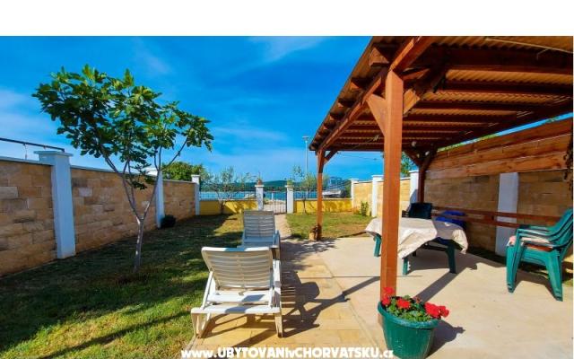 Beach Hiša Amarella - apartmaji Sv. Filip i Jakov Hrvaška