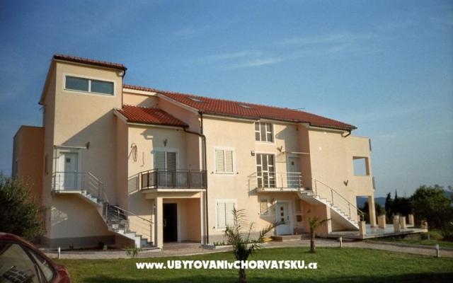 Villa Tri Palme - apartmaji Sv. Filip i Jakov Hrvaška