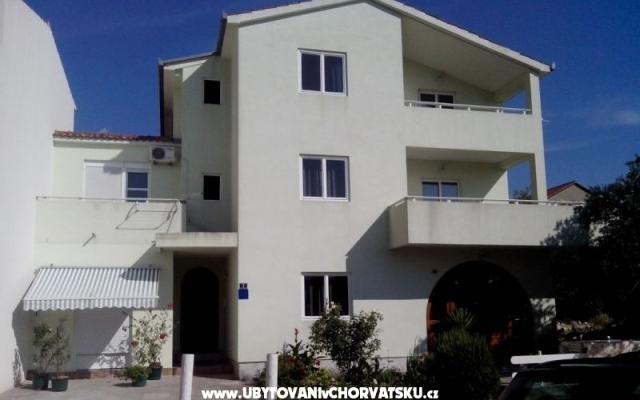 Apartmaji Jurić - apartmaji Gradac – Podaca Hrvaška