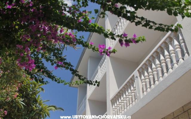 Pansion Gomila - apartmaji Gradac – Podaca Hrvaška