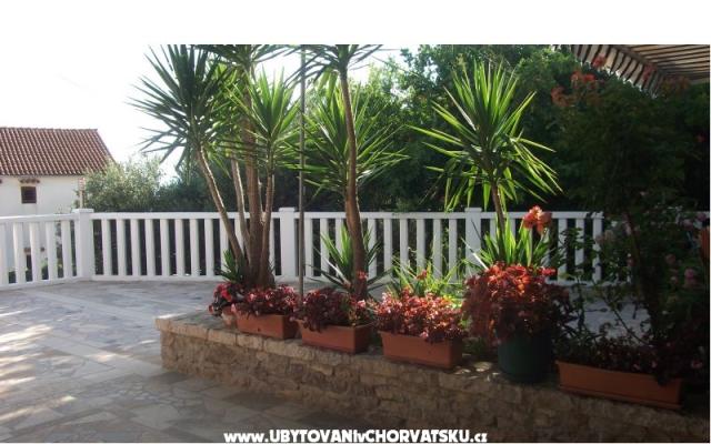 Apartmaji Nada - apartmaji otok Hvar Hrvaška