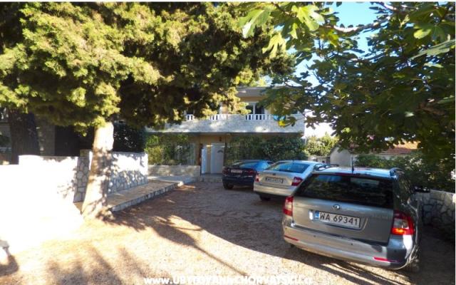 Apartmaji Plaža Ivan Dolac - apartmaji otok Hvar Hrvaška