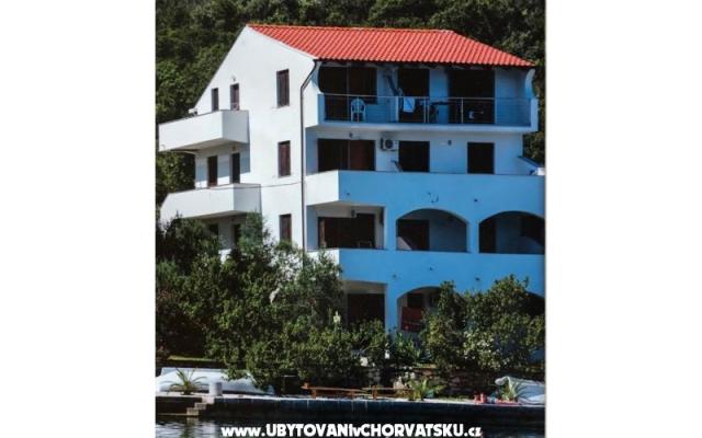 Adria Maja - apartmaji Drače &amp; Trstenik Hrvaška