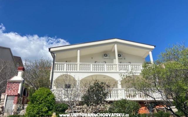 Apartmaji Bonny - apartmaji Karlobag Hrvaška