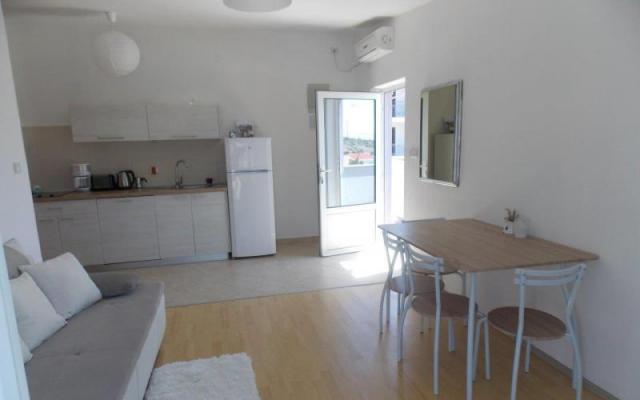 Cesarica Stars - apartmaji Karlobag Hrvaška