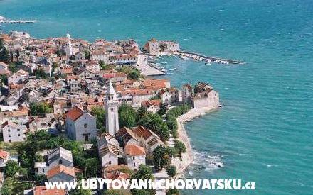 Apartma  Ana - apartmaji Kaštela Hrvaška
