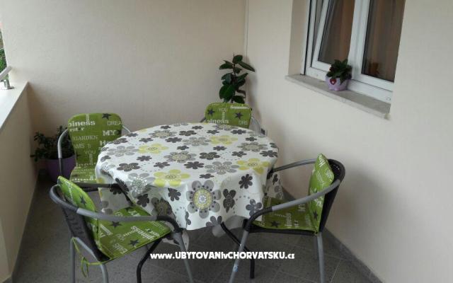 Apartma Kate - apartmaji Kaštela Hrvaška