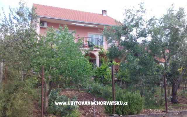 Apartma Laura 10 - apartmaji Kaštela Hrvaška