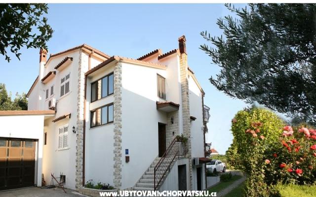 Apartmaji Božana - apartmaji Kaštela Hrvaška
