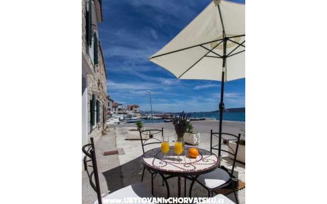 Apartmaji Lippeo - apartmaji Kaštela Hrvaška