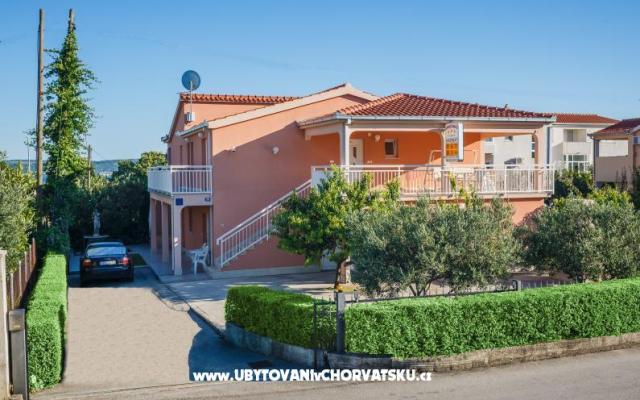 Apartmaji Mirjana - apartmaji Kaštela Hrvaška