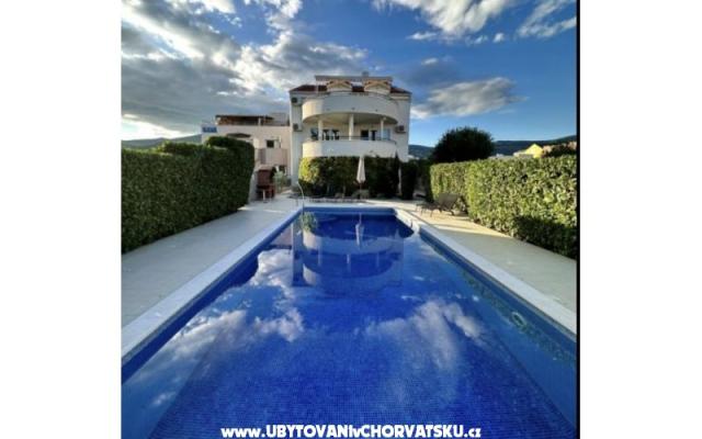 Apartmaji Villa Ohana - apartmaji Kaštela Hrvaška