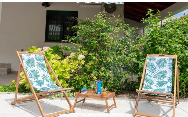Flower Apartma - apartmaji Kaštela Hrvaška