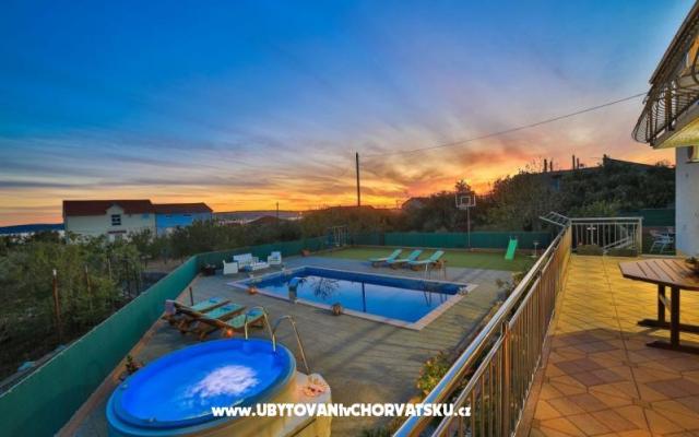 Miraholiday Hiša - apartmaji Kaštela Hrvaška