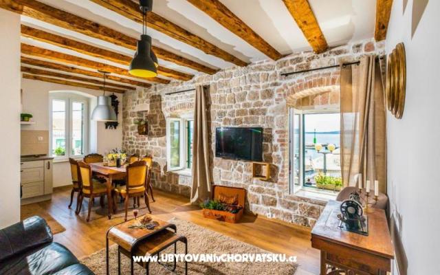Sea Castle Apartma Gajo - apartmaji Kaštela Hrvaška
