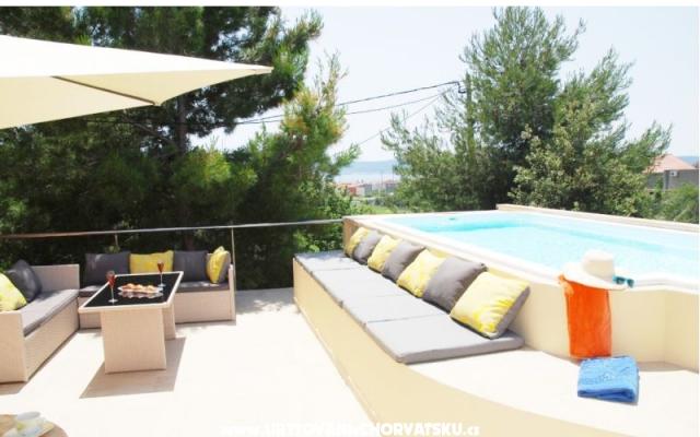 Split View - apartmaji Kaštela Hrvaška