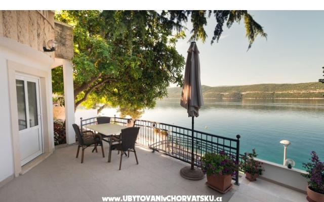 Apartmaji i Sobe Villa Barbara - apartmaji Klek Hrvaška