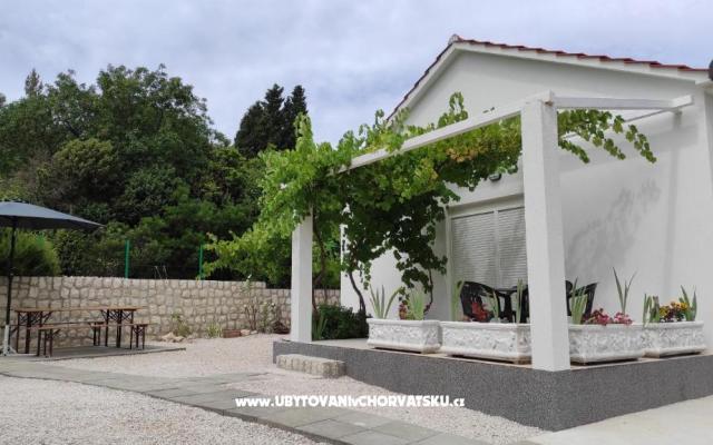 Počitniški dom Bebić, Kremena - apartmaji Klek Hrvaška