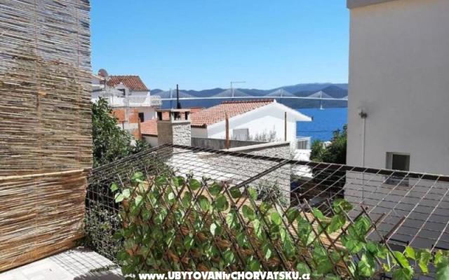 Počitniški dom Oaza - apartmaji Klek Hrvaška