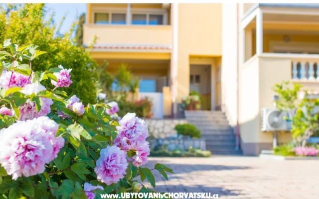 Apartmaji City Center Dekanic - apartmaji otok Krk Hrvaška