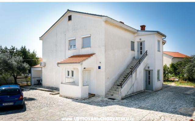 Apartma Dobrijević - apartmaji otok Krk Hrvaška