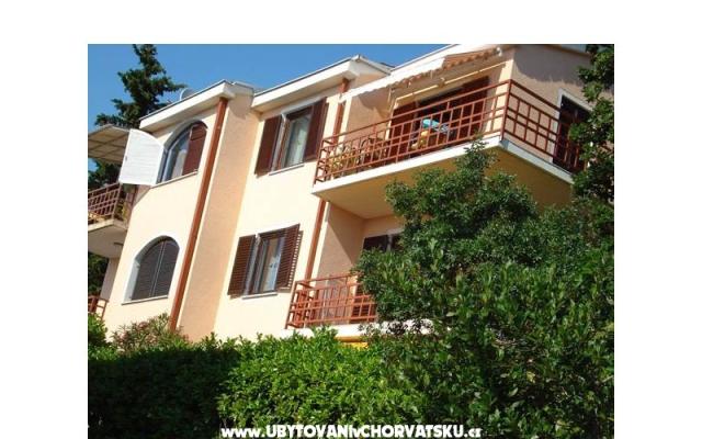 Apartmaji Karla  Njivice - apartmaji otok Krk Hrvaška