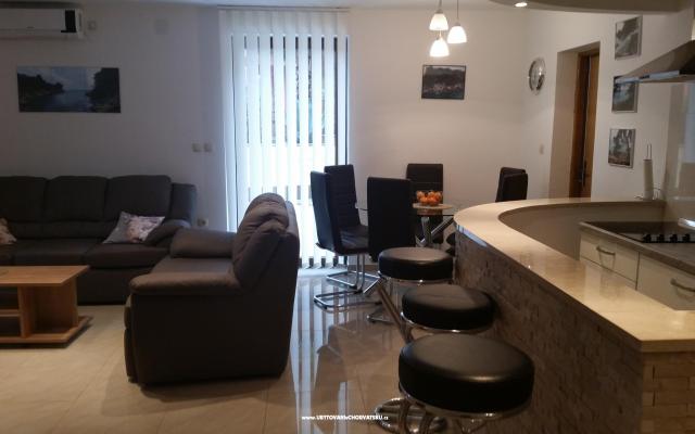 Apartmaji Intiv- Malinska - apartmaji otok Krk Hrvaška