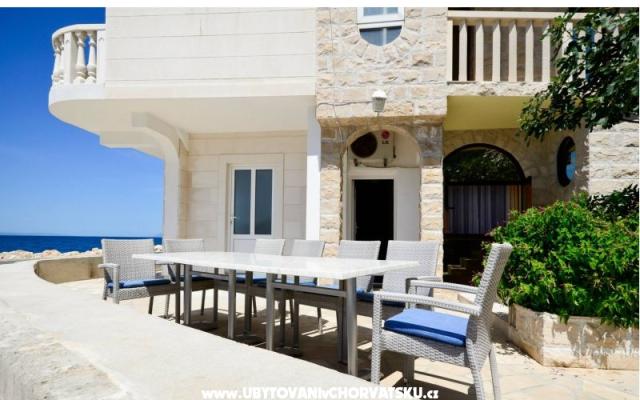 Hiša MIRA - apartmaji Makarska Hrvaška