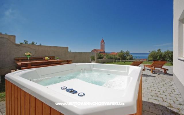 Lux AP6+2 jacuzzi - apartmaji Makarska Hrvaška