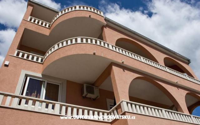 Villa L&amp;L - apartmaji Makarska Hrvaška