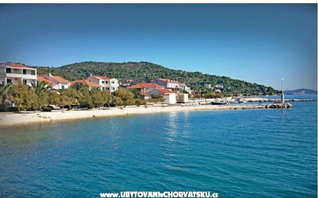 Apartma ANA - apartmaji Marina - Trogir Hrvaška