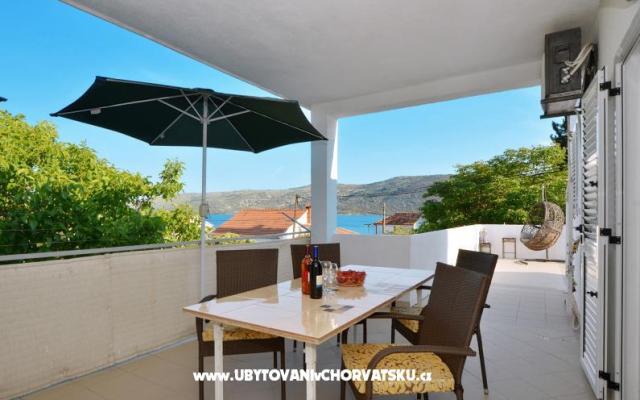 Apartma Lanterna - apartmaji Marina - Trogir Hrvaška