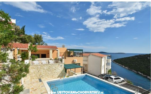 Villa Meri - apartmaji Marina - Trogir Hrvaška