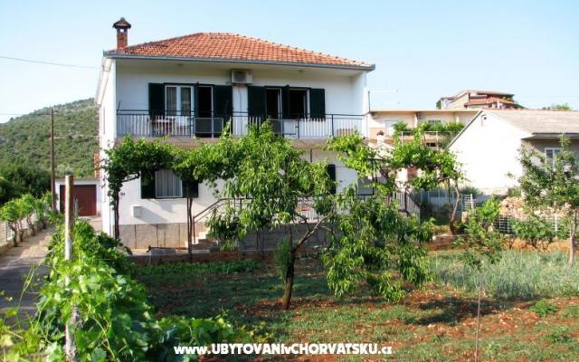Apartma Melita - apartmaji Marina - Trogir Hrvaška