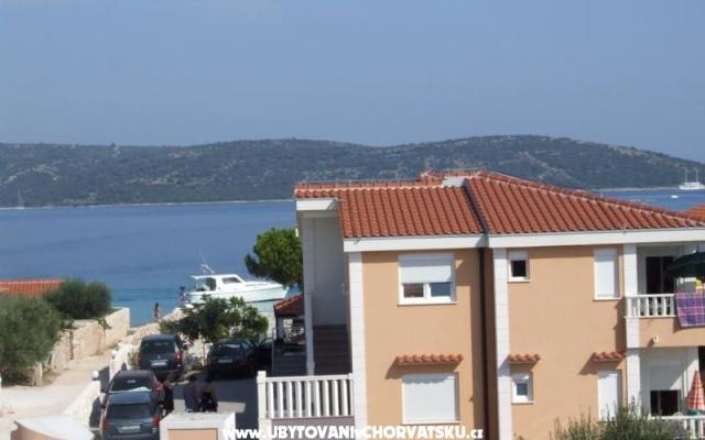 Apartmaji Mara - apartmaji Marina - Trogir Hrvaška