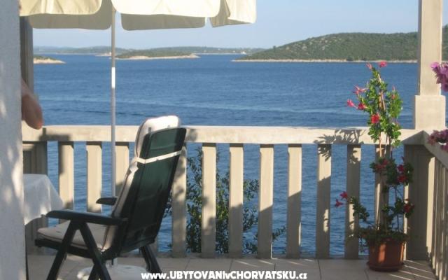 Apartmaji Punta  - apartmaji Marina - Trogir Hrvaška