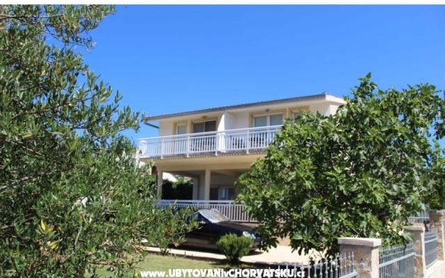 Apartmaji Vila  - apartmaji Marina - Trogir Hrvaška