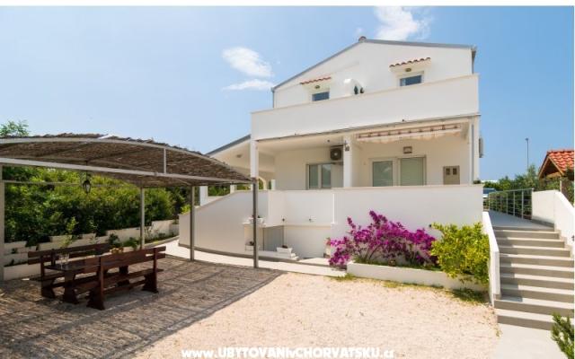 BayBeach Apartmaji Sevid - apartmaji Marina - Trogir Hrvaška