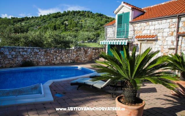 Počitniški dom Niva - apartmaji Marina - Trogir Hrvaška