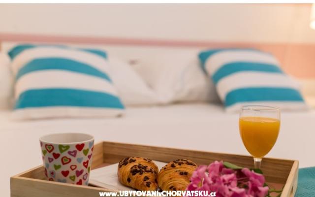 Ice Cream Vacation Home - apartmaji Marina - Trogir Hrvaška